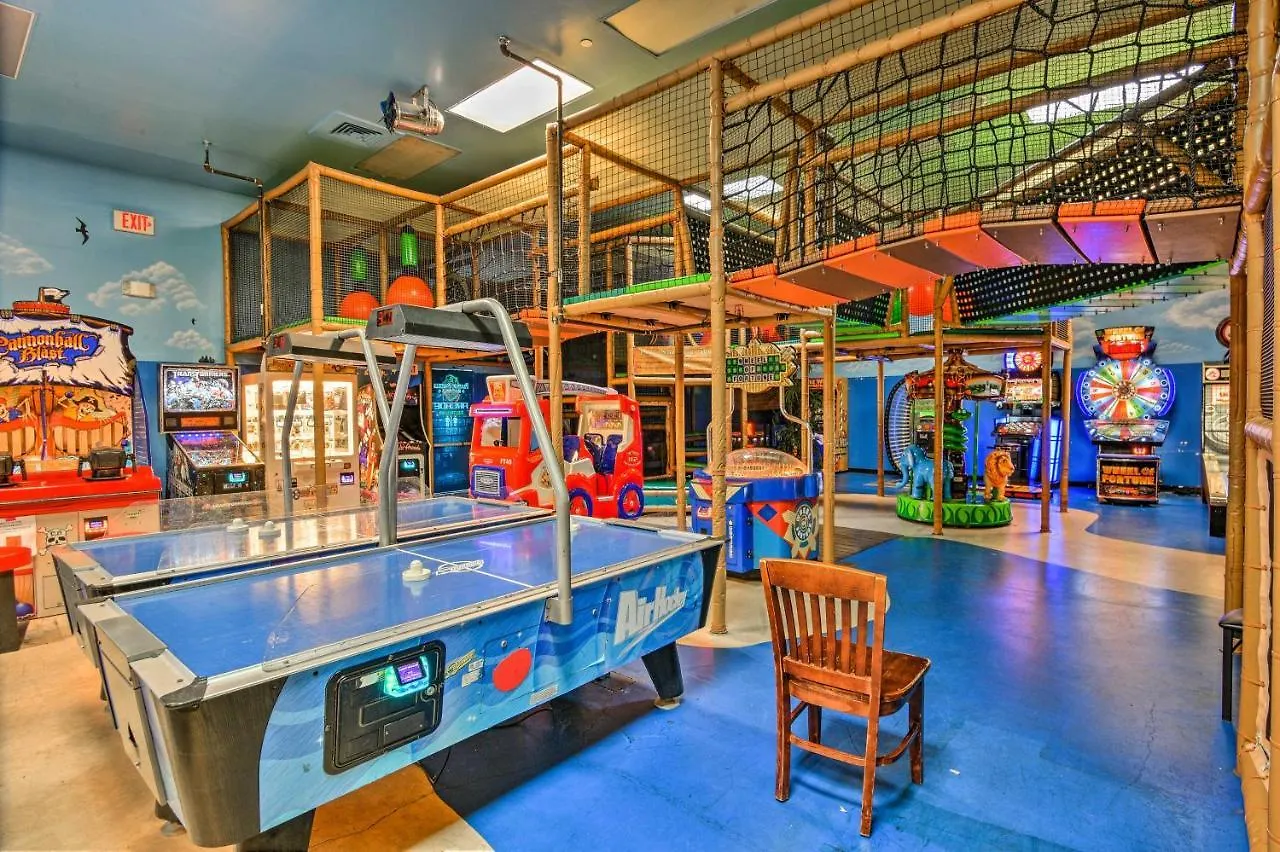 Luxe Davenport Townhome With Resort Amenities!